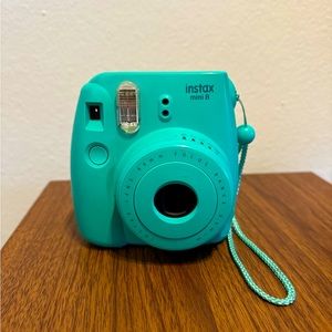 FujiFilm Instax Mini Polariod camera